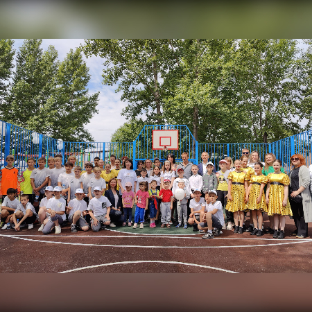 «Лига Добра» подарила вторую спортивную площадку детскому учреждению Омска